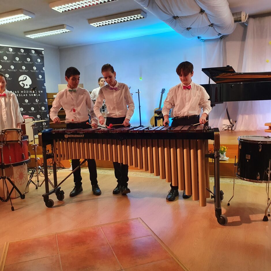 Muzicē J.Mediņa Rīgas MS sitaminstrumentālisti