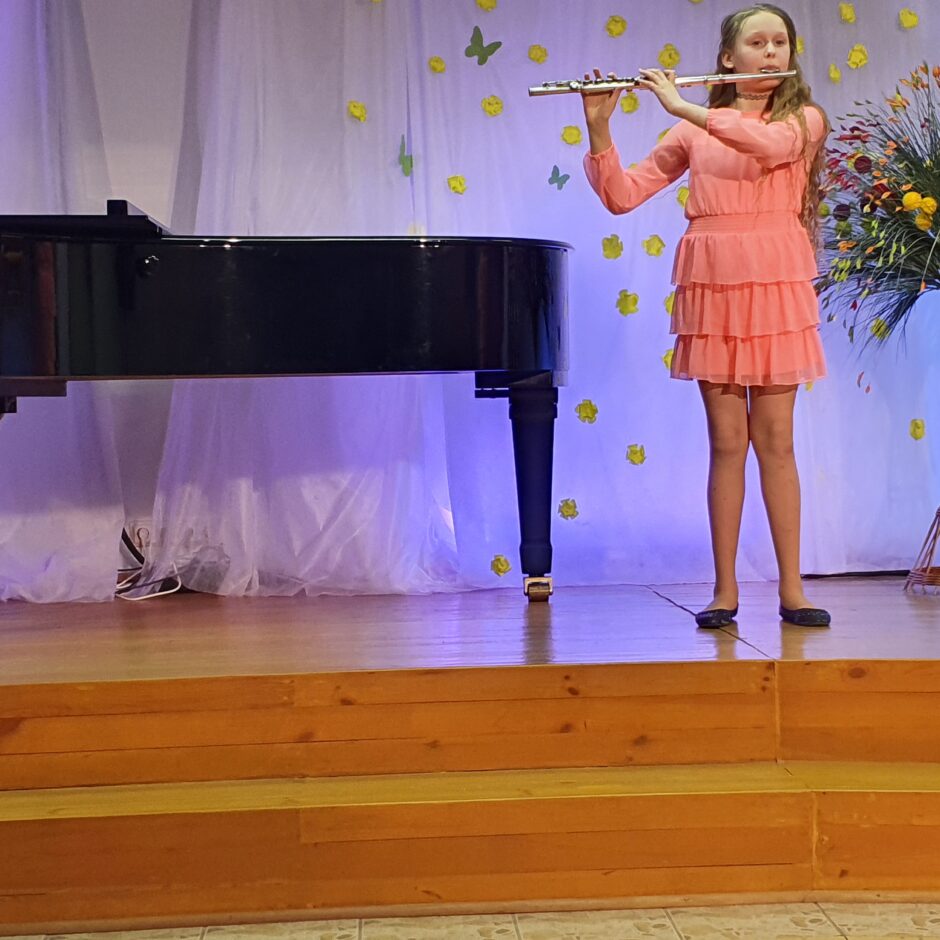 Uzstājas L.Grosbaha