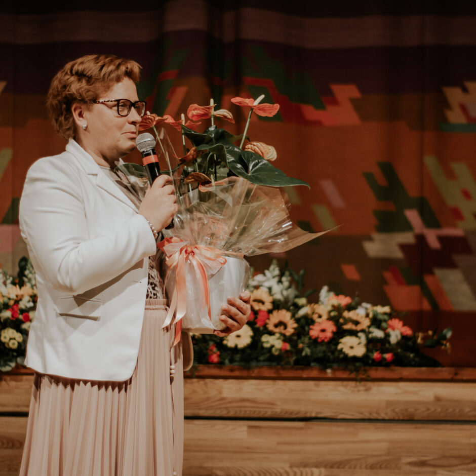 Apsveikumu jubilejā saka S.Pētersone