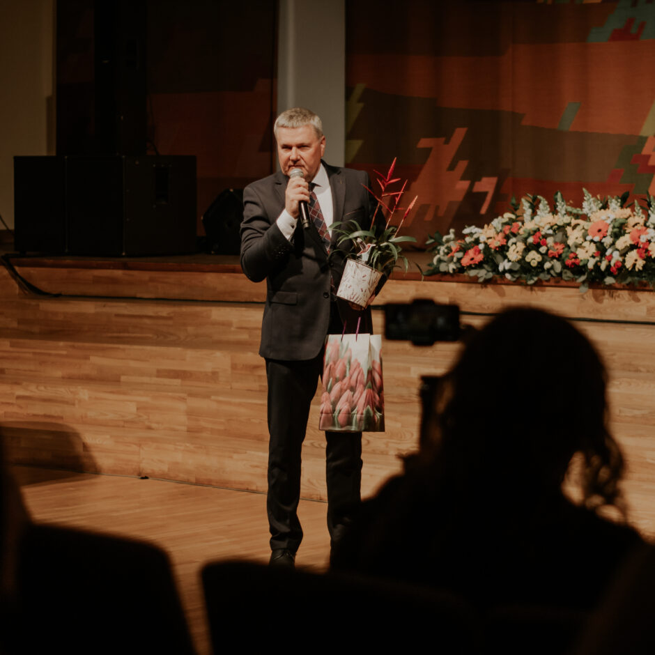 Apsveikums jubilejā no Talsu MS