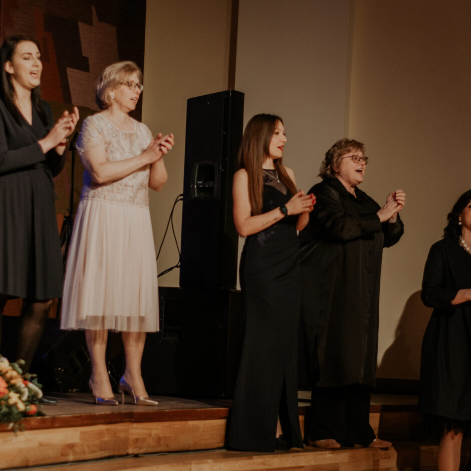 Uz skatuves RMMS pedagogi