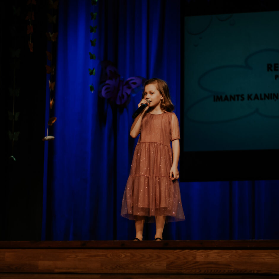 Solo - R.Gideka skolas jubilejas pasākumā K/c