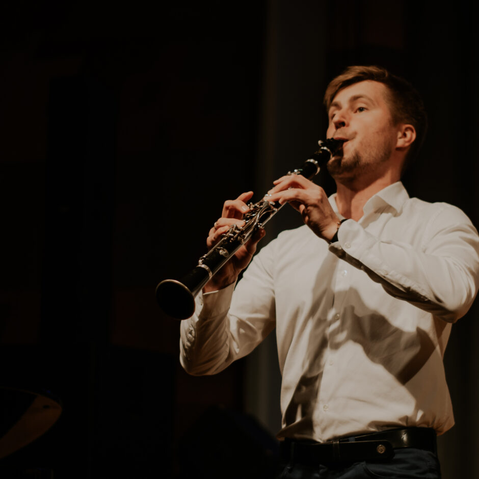 Muzicē klarnetists J.Ansons