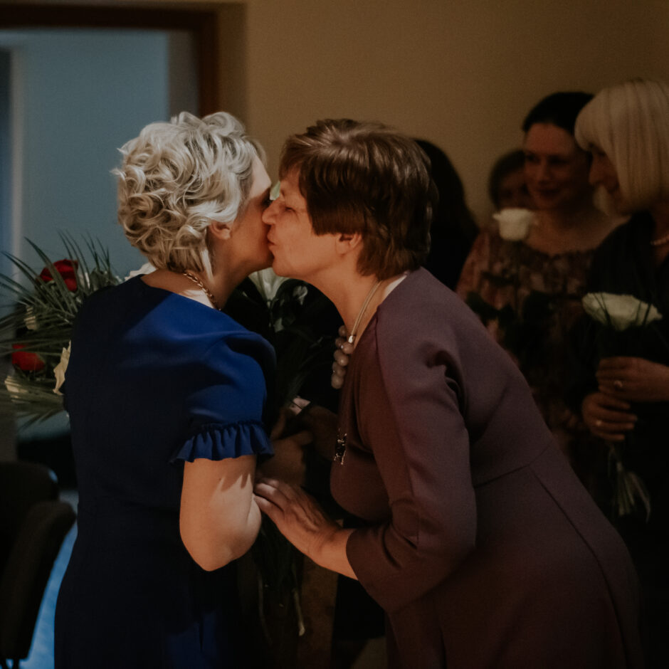 Ped.B.Kvalberga apsveic skolas direktori B.Beraģi