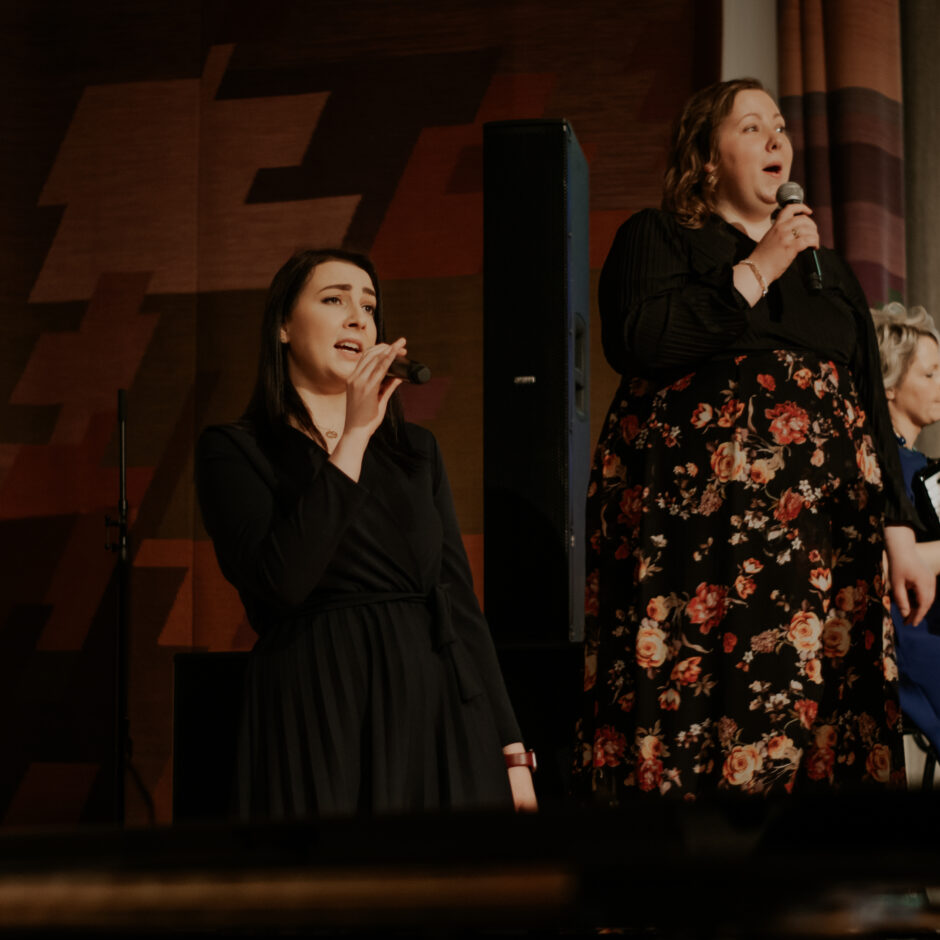 Uzstājas Ziemeļkurzemes kamerorķestris un skolas pedagogu ansamblis