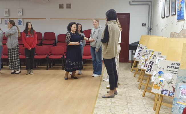 Meistarklases vadītāja I.Jasmane-Rūrāne un RMMS pedagoģe I.Ozoliņa kopā ar audzēkņiem.