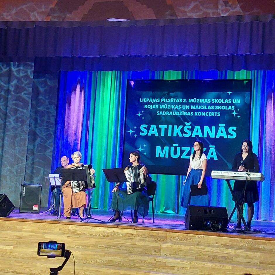 Rojas Mūzikas un mākslas skolas pedagogu ansamblis