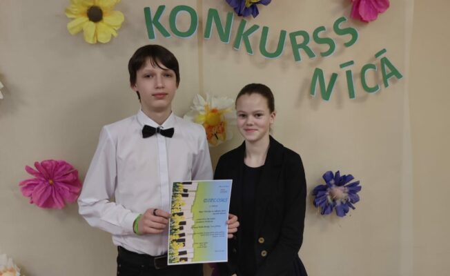 Gustavs Šneiders un Luīze Elza Bertholde pēc starta konkursā